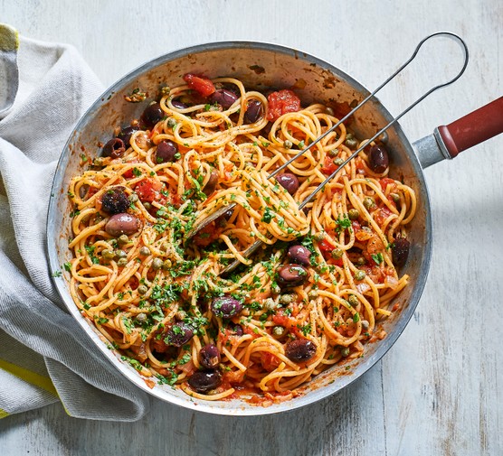 Spaghetti Puttanesca spaghetti puttanesca
