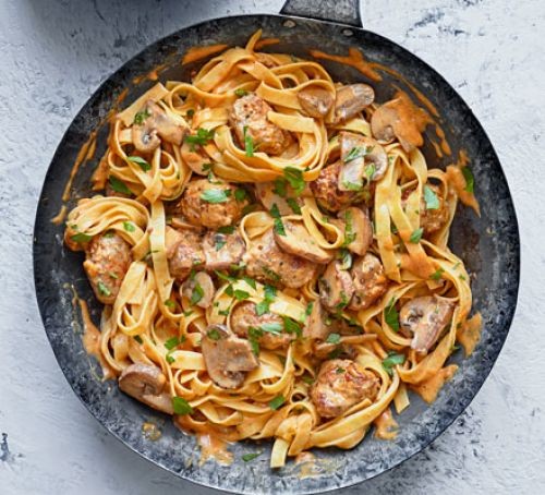 Quick pasta recipes Sausage stroganoff tagliatelle in a pan
